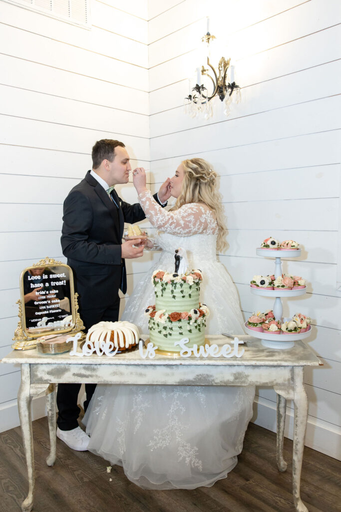 Rustic yet elegant farmhouse-style wedding venue at Trickle Creek Ranch near Fort Worth offering indoor and outdoor ceremony and reception spaces.