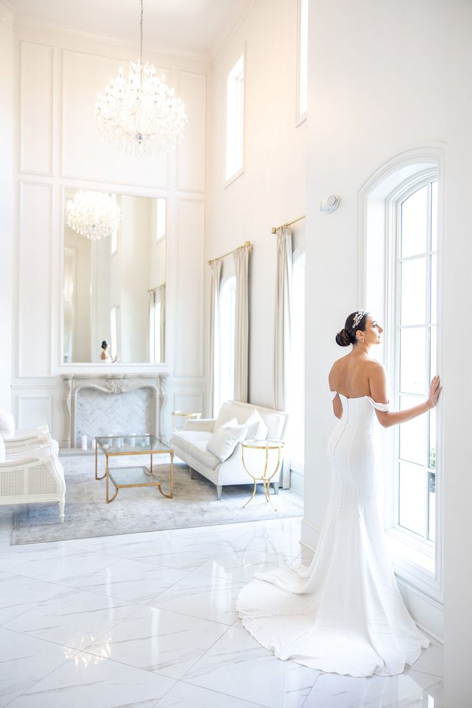 Romantic Dallas wedding venue at The Hillside Estate