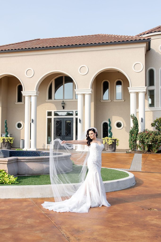Elegant North Texas wedding at D’Vine Grace Vineyard in McKinney